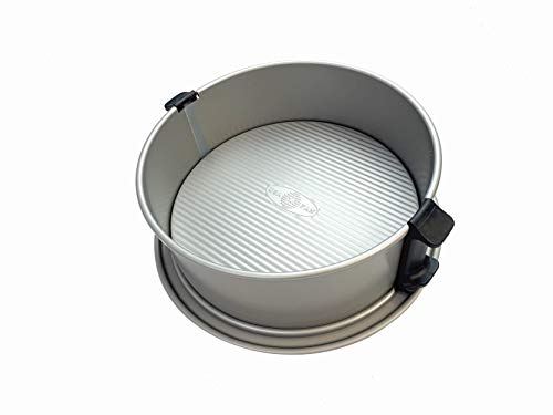 USA Pan Leak-Proof Nonstick Commercial Springform Pan, 9-Inch Bakeware Round Cake Pan, 9 inch, Nonstick & Quick Release Coating, Made in the USA from Aluminized Steel, Set of 2 Bundle
