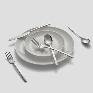 Cambridge Silversmiths Beacon Mirror 20 Piece Flatware Set, Service for Four, silver