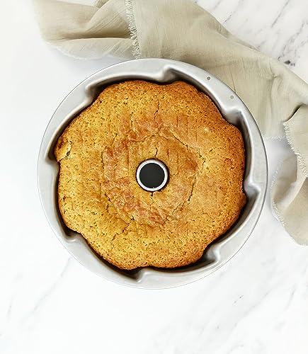 USA Pan Swirl Tube Cake Pan