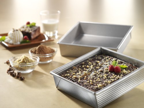 USA Pan Bakeware Nonstick Square Cake Pan with Lid, 9-Inch