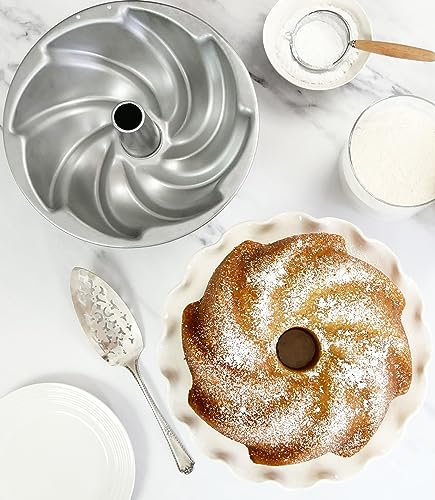 USA Pan Swirl Tube Cake Pan