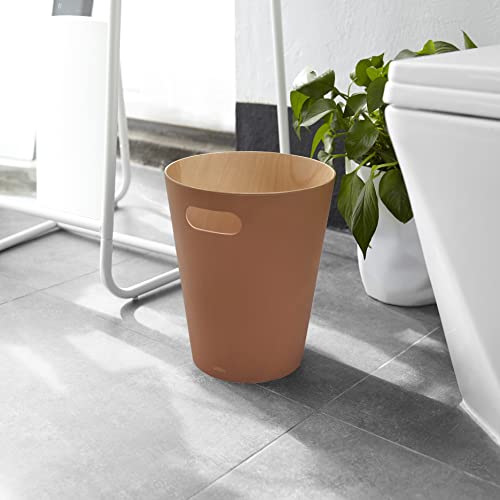 Umbra Woodrow 2 Gallon Modern Wooden Trash Can Wastebasket or Recycling Bin for Home or Office, Sierra