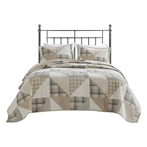 Woolrich Olsen Reversible Quilt Set - Cottage Styling Reversed to Solid Color, All Season Lightweight Coverlet, Cozy Bedding Layer, Matching Shams, Oversized Full/Queen, Geometric Plaid Tan 3 Piece