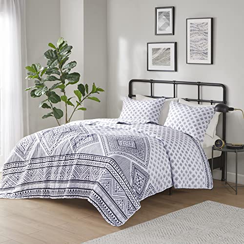Intelligent Design Camila Reversible Quilt Set - Trendy Geometric Diamond Print, Pre-Washed Coverlet with Cotton Filling, Cozy Bedding Layer, Matching Sham, Twin/Twin XL Black/White 2 Piece