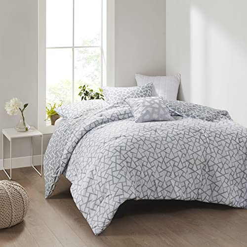 N Natori Soho Geometric Reversible Comforter Set - Embossed Seersucker Design, Cozy Oversized & Overfilled Bedding, Matching Shams, Decorative Pillow, Full/Queen(92"x96"), Grey/White 4 Piece