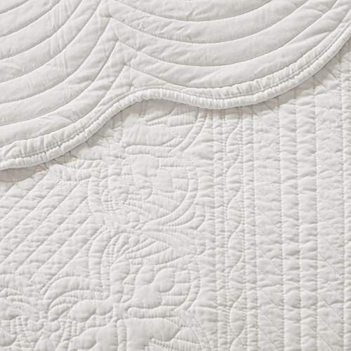 Madison Park Tuscany Quilt Set - Casual Damask Medallion Stitching Design, Lightweight Coverlet Bedspread Bedding, Shams, Scallop Edges White Full/Queen(94"x96") 3 Piece