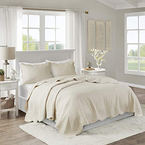 Madison Park Tuscany Quilt Set - Casual Damask Medallion Stitching Design, Lightweight Coverlet Bedspread Bedding, Shams, Scallop Edges Cream King/Cal King(108"x96") 3 Piece