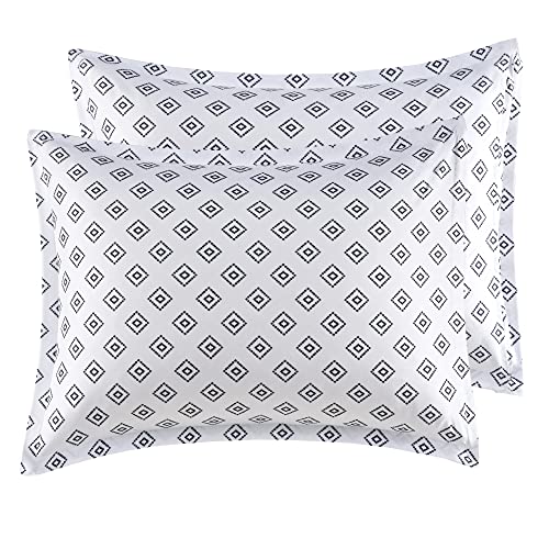 Intelligent Design Camila Reversible Comforter Set Trendy Geometric Diamond Print, Modern, Down Alternative All Season Bedding with Matching Sham, Full/Queen Black/White 3 Piece